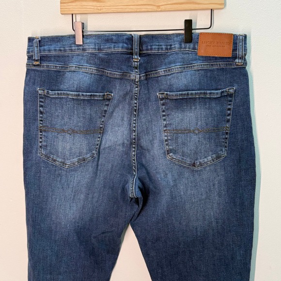 Lucky Brand 40/30 Women's Dark Wash Denim Jeans Classic Relaxed Fit - Picture 6 of 7